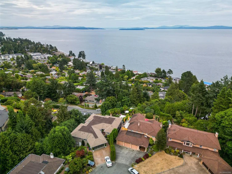 5009 Bonanza Place, Saanich, BC, V8Y 3E1 - 64
