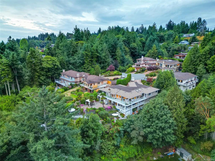 5009 Bonanza Place, Saanich, BC, V8Y 3E1 - 66