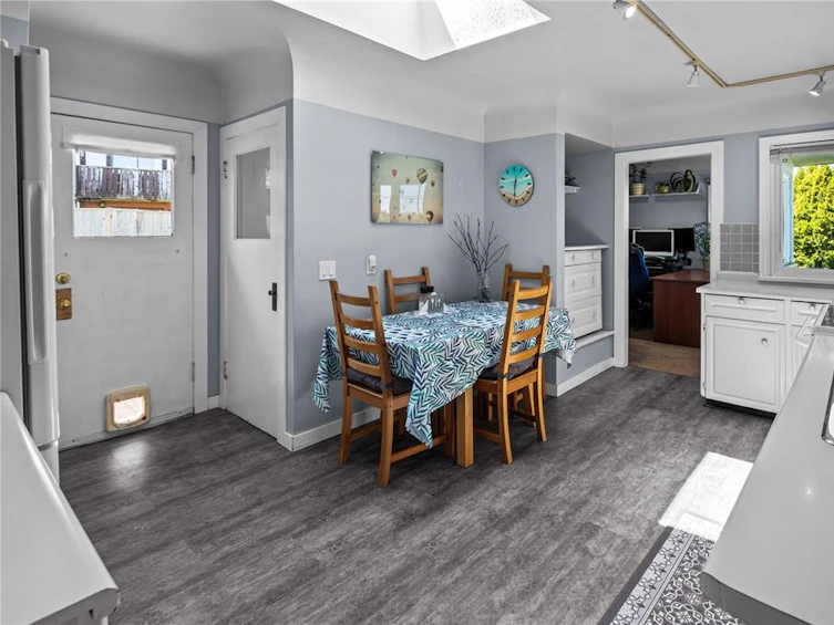 223 Hampton Road, Saanich, BC, V8Z 1H2 - 13