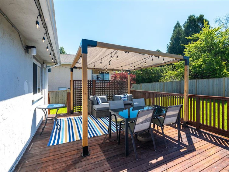 223 Hampton Road, Saanich, BC, V8Z 1H2 - 14