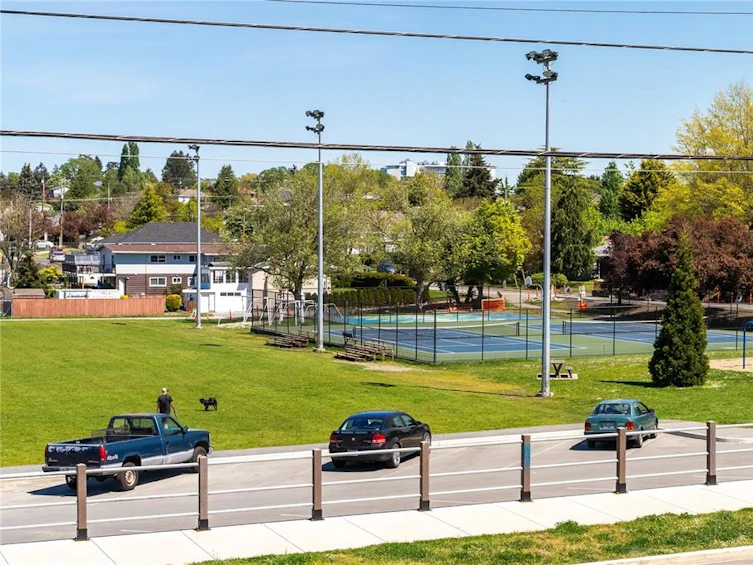 223 Hampton Road, Saanich, BC, V8Z 1H2 - 33