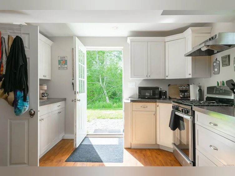 5390 Otter Place, Port Alberni, BC, V9Y 8X7 - 32