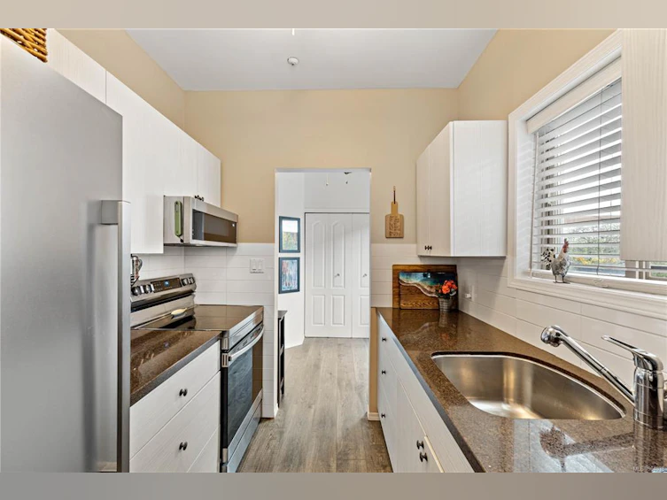 208-360 Selby Street, Nanaimo, BC, V9R 2R5 - 10