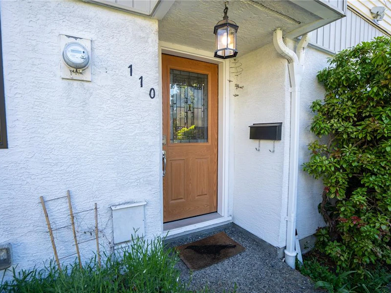 110 - 1709 Mckenzie Avenue, Saanich BC V8N 1A6