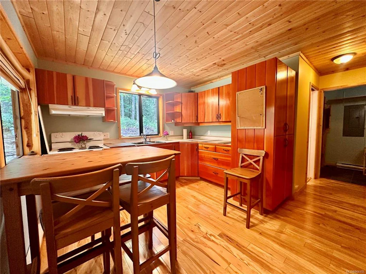 972 Siskin Lane, Cortes Island, BC, V0P 1K0 - 5