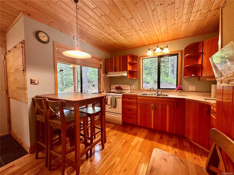 972 Siskin Lane, Cortes Island, BC, V0P 1K0 - 6