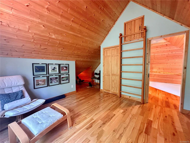 972 Siskin Lane, Cortes Island, BC, V0P 1K0 - 10