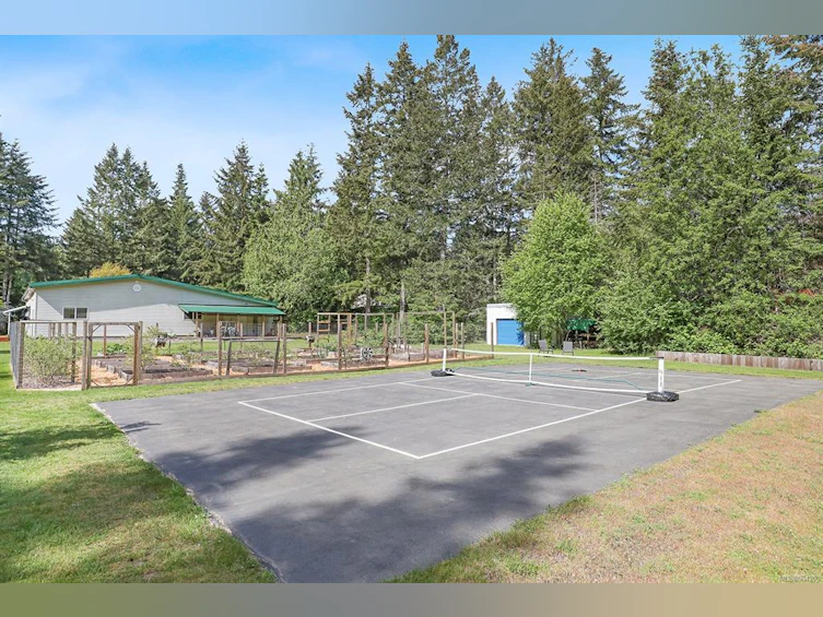 260 Bates Drive, Fanny Bay, BC, V0R 1W0 - 44