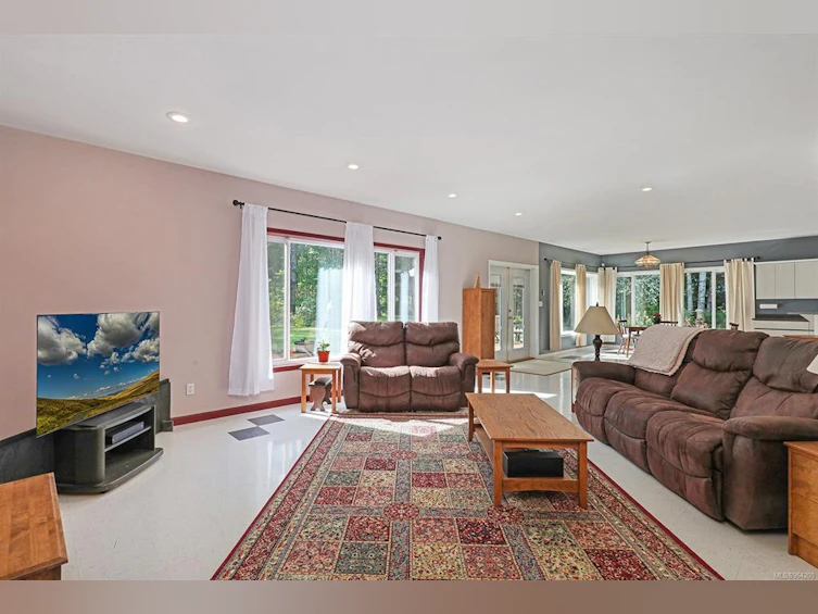 260 Bates Drive, Fanny Bay, BC, V0R 1W0 - 4