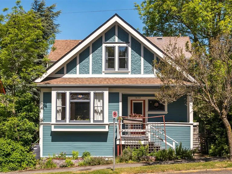 1472 Begbie Street, Victoria BC V8R 1K7