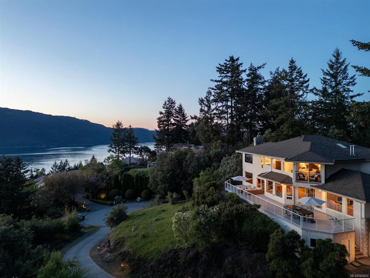 1125 Highview Place, North Saanich, BC, V8L 5J9 - 2