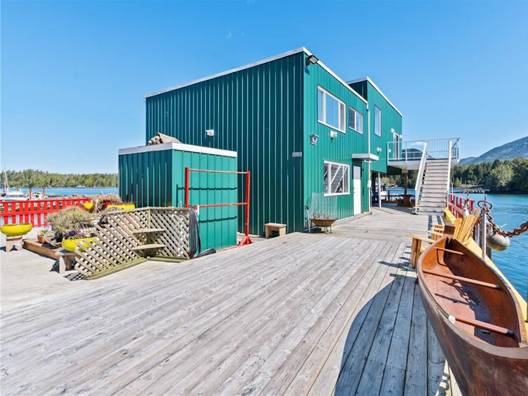 2015 Bay Street, Ucluelet, BC, V0R 3A0 - 2