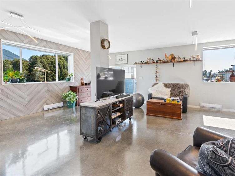 2015 Bay Street, Ucluelet, BC, V0R 3A0 - 35