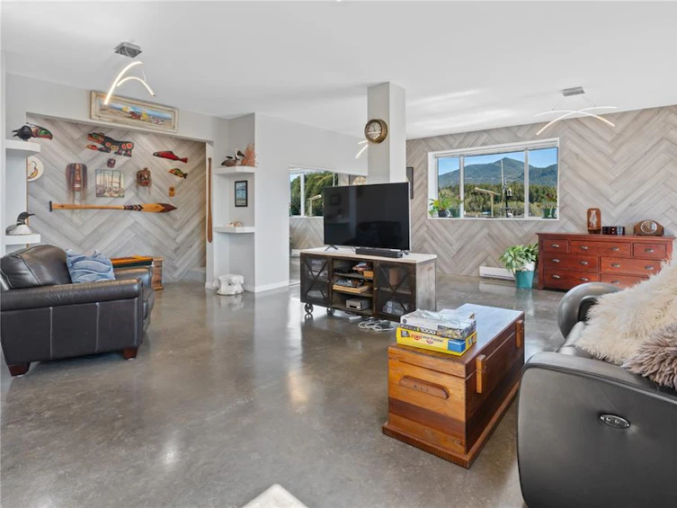 2015 Bay Street, Ucluelet, BC, V0R 3A0 - 36
