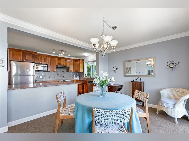 206-3132 W Island Highway, Qualicum Beach, BC, V9K 2N7 - 11