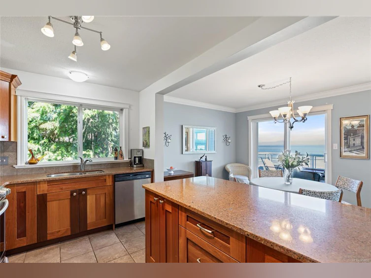 206-3132 W Island Highway, Qualicum Beach, BC, V9K 2N7 - 13