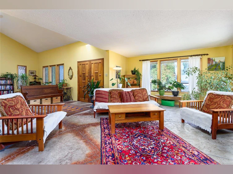 3355 Egremont Road, Cumberland, BC, V0R 1S0 - 8