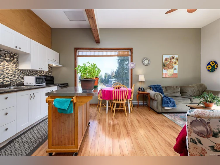 3355 Egremont Road, Cumberland, BC, V0R 1S0 - 17