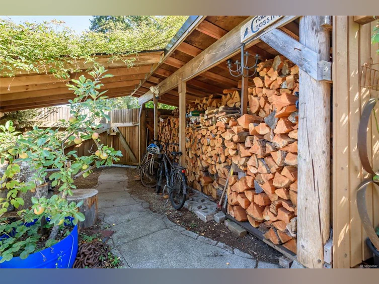 3355 Egremont Road, Cumberland, BC, V0R 1S0 - 32