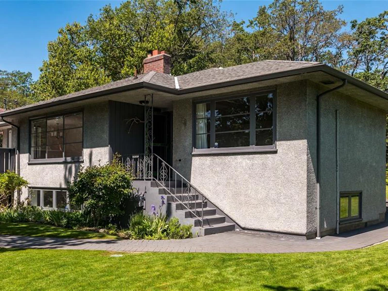 1980 Cromwell Road, Saanich BC V8P 1R5