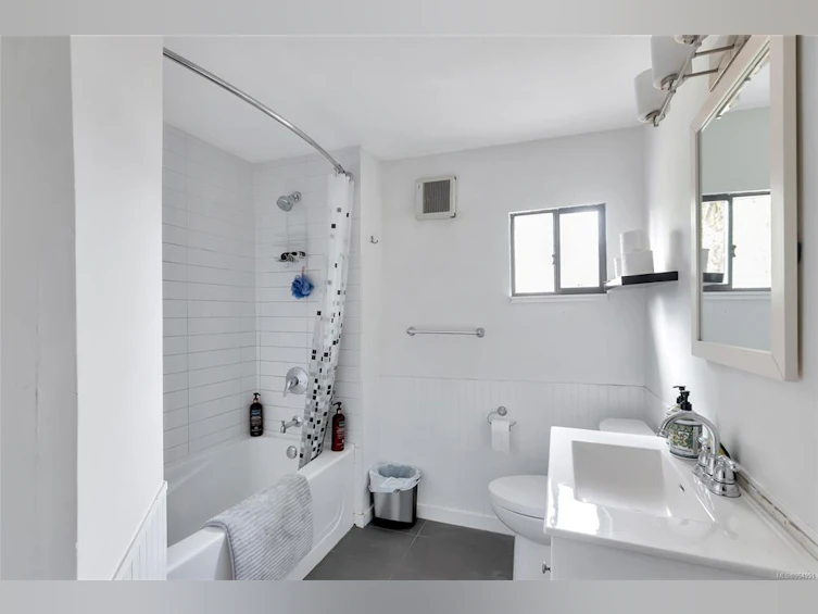 1151 Oxford Street, Victoria, BC, V8V 2V2 - 9