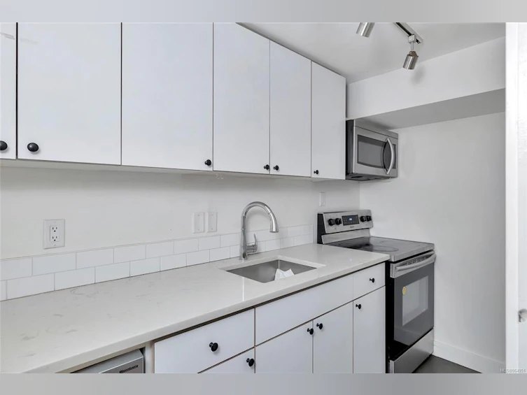 1151 Oxford Street, Victoria, BC, V8V 2V2 - 28
