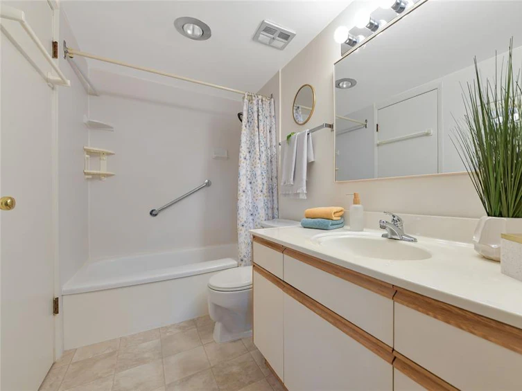 204-1041 Rockland Avenue, Victoria, BC, V8V 3H6 - 12