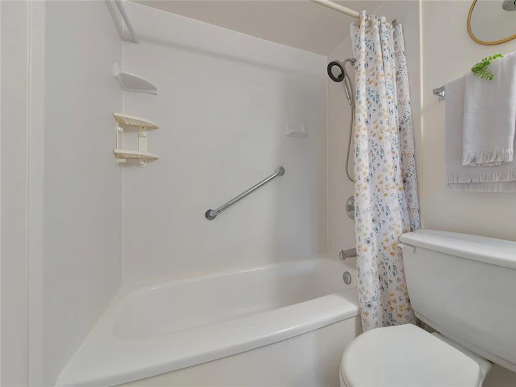 204-1041 Rockland Avenue, Victoria, BC, V8V 3H6 - 13