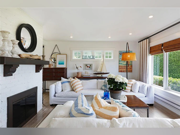321&322 Judges Row, Qualicum Beach, BC, V9K 1G6 - 8
