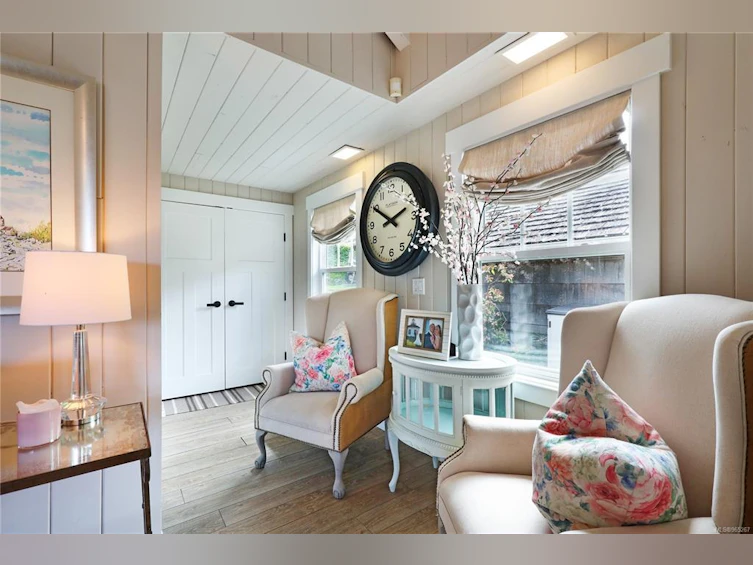 321&322 Judges Row, Qualicum Beach, BC, V9K 1G6 - 29