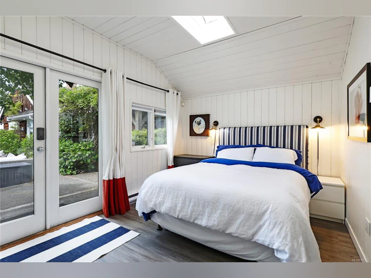 321&322 Judges Row, Qualicum Beach, BC, V9K 1G6 - 35