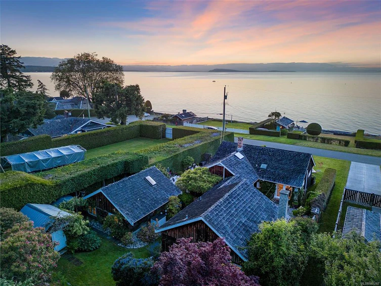 321&322 Judges Row, Qualicum Beach, BC, V9K 1G6 - 53