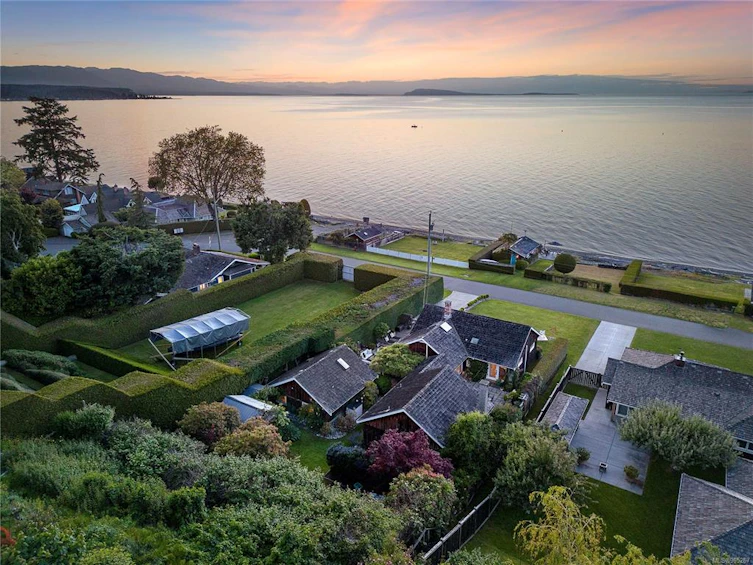 321&322 Judges Row, Qualicum Beach, BC, V9K 1G6 - 54