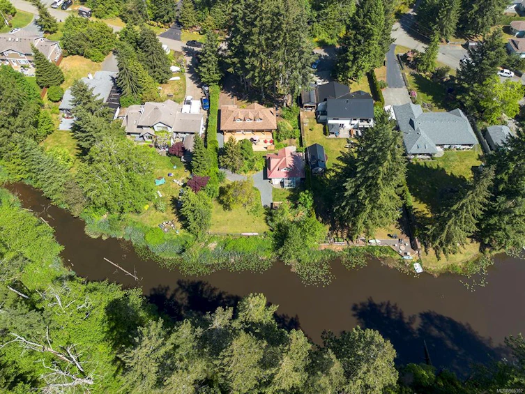 8860 Mclarey Avenue, Black Creek, BC, V9J 1A3 - 4