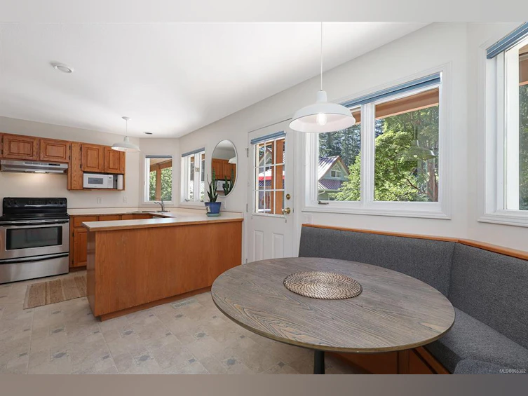 8860 Mclarey Avenue, Black Creek, BC, V9J 1A3 - 17