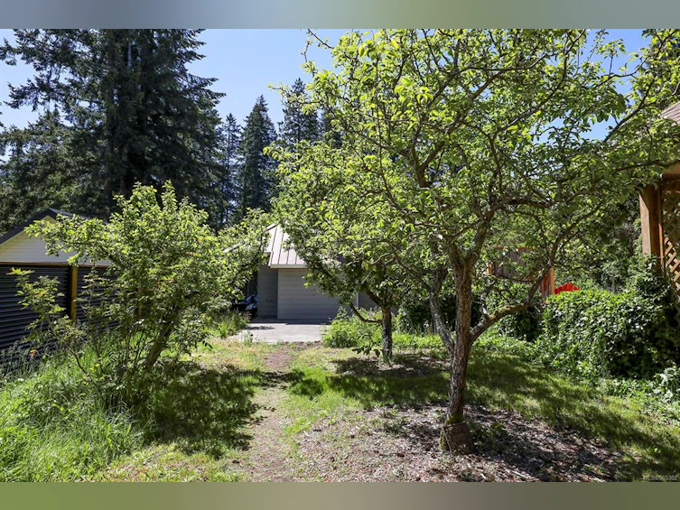 8860 Mclarey Avenue, Black Creek, BC, V9J 1A3 - 37