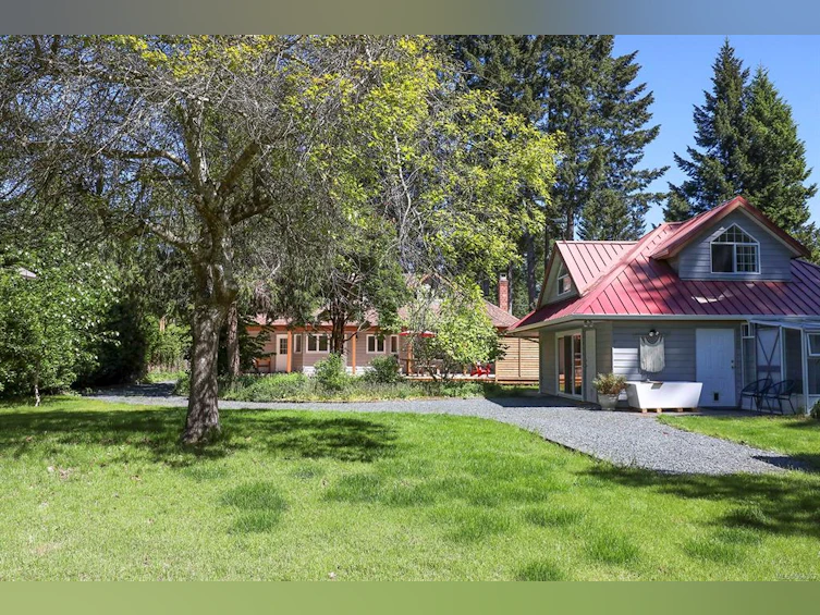 8860 Mclarey Avenue, Black Creek, BC, V9J 1A3 - 39