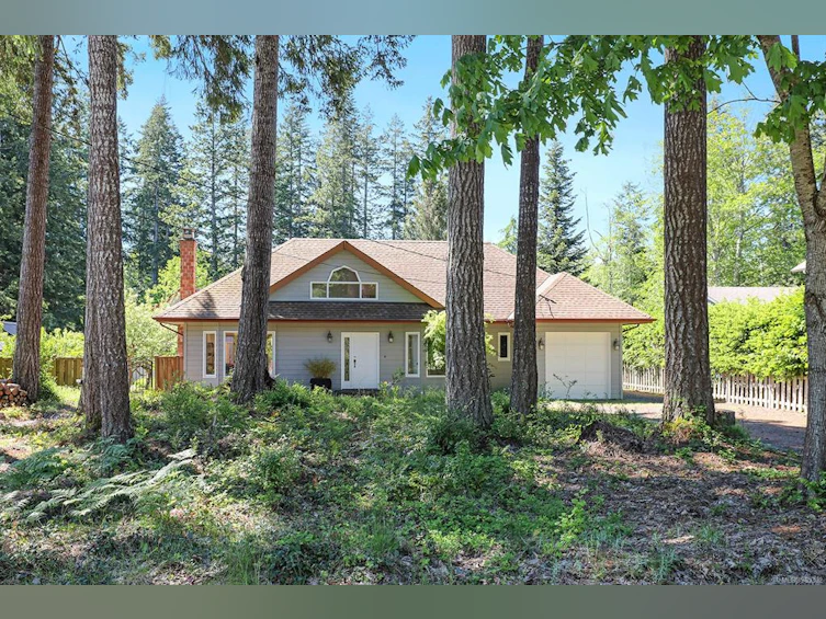 8860 Mclarey Avenue, Black Creek, BC, V9J 1A3 - 40