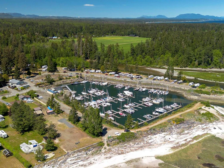 8860 Mclarey Avenue, Black Creek, BC, V9J 1A3 - 42