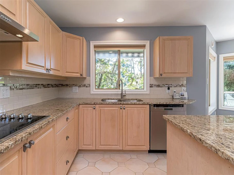 4-4305 Maltwood Lane, Saanich, BC, V8X 5G9 - 15