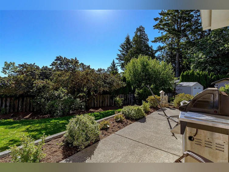 808 Del Monte Lane, Saanich, BC, V8Y 3H2 - 35