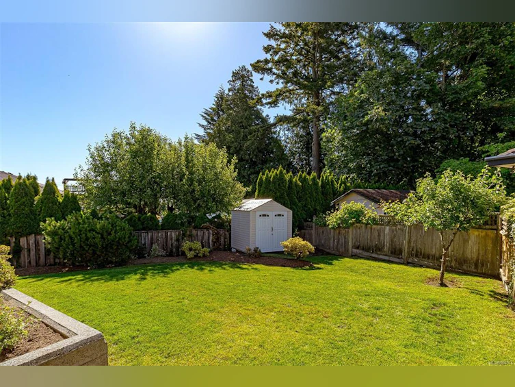 808 Del Monte Lane, Saanich, BC, V8Y 3H2 - 36