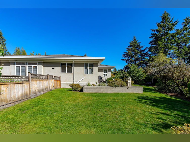 808 Del Monte Lane, Saanich, BC, V8Y 3H2 - 37