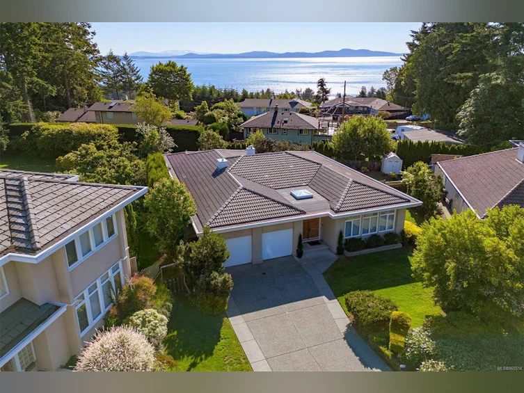 808 Del Monte Lane, Saanich, BC, V8Y 3H2 - 45