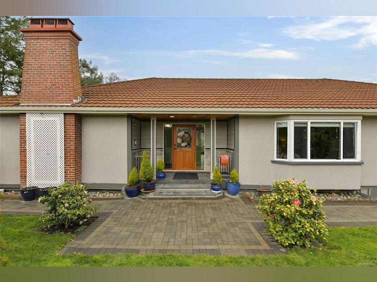 10 Phillion Place, Esquimalt, BC, V9A 4H9 - 4