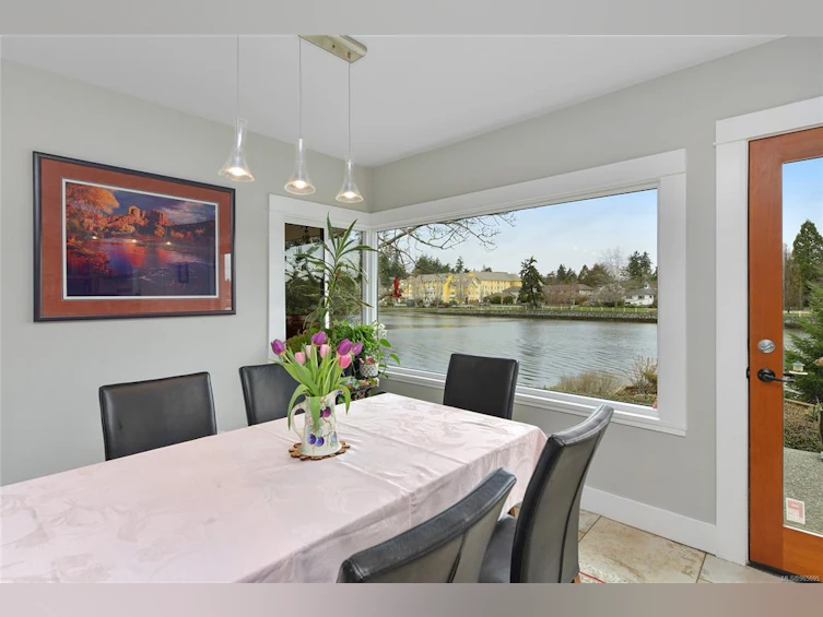 10 Phillion Place, Esquimalt, BC, V9A 4H9 - 11