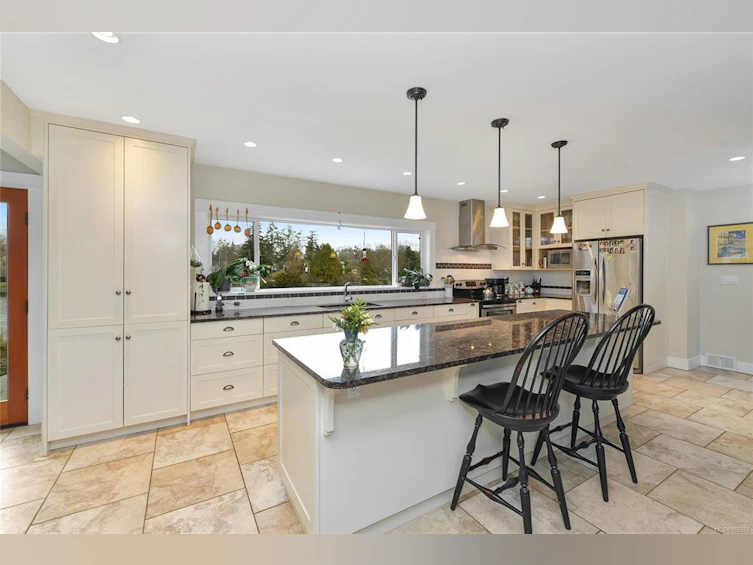 10 Phillion Place, Esquimalt, BC, V9A 4H9 - 14