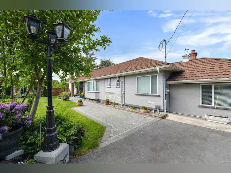 10 Phillion Place, Esquimalt, BC, V9A 4H9 - 30