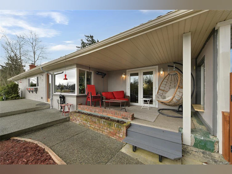 10 Phillion Place, Esquimalt, BC, V9A 4H9 - 37