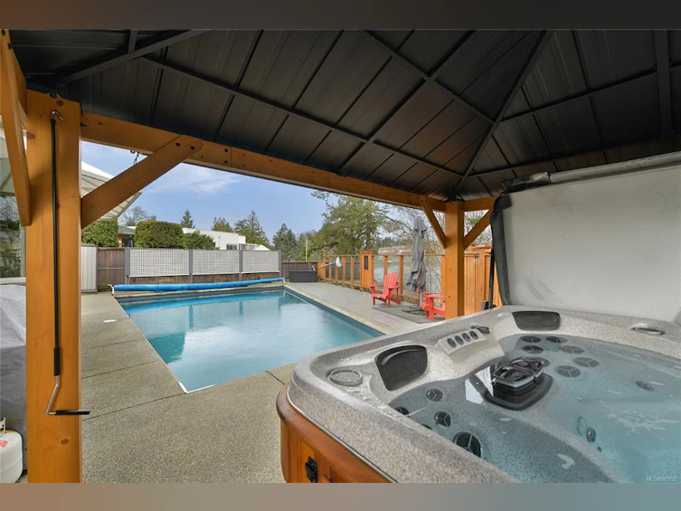 10 Phillion Place, Esquimalt, BC, V9A 4H9 - 38